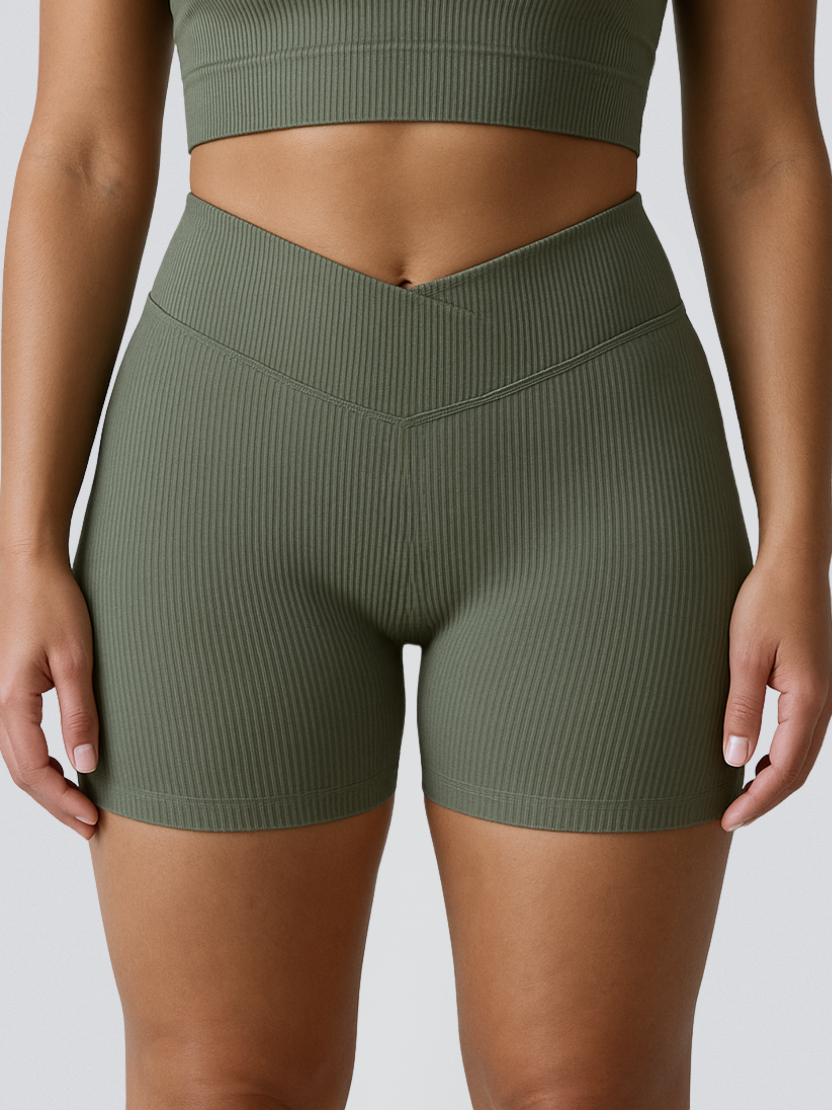 V-Waist Shorts Pine Green
